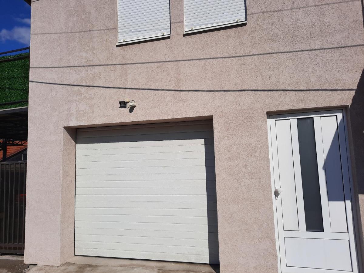 Dream Home, Free Garage Nisz Zewnętrze zdjęcie